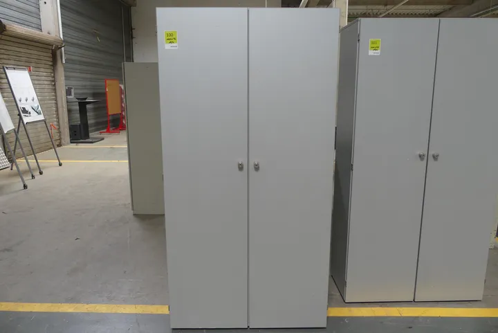 Schrank Maße in cm ca.: 100 x 46 x 194